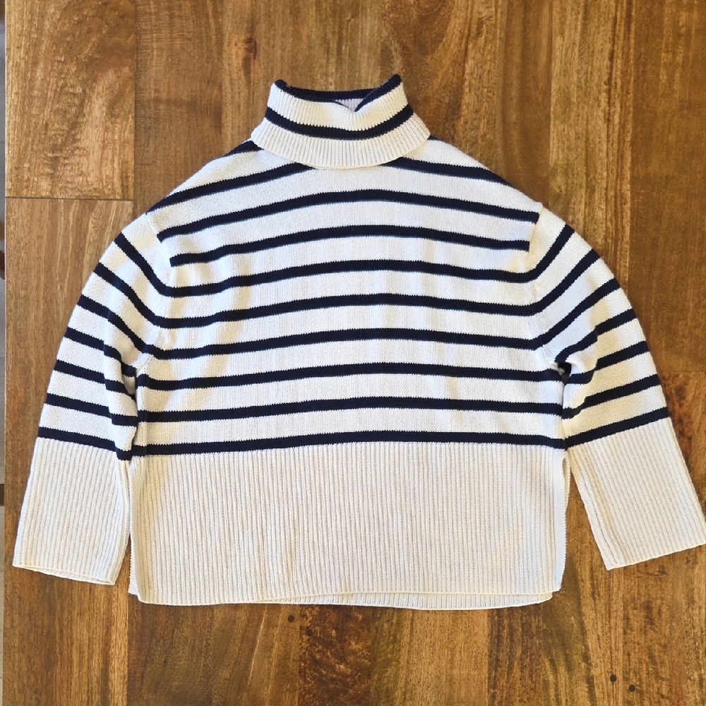 {Gap} 24-7 Split Hem Turtleneck Sweater in Off White & Navy (Small) - Picture 8 of 16